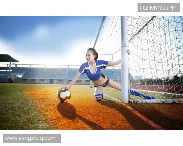 足球明星代言产品精彩视频与图片合集尽享球场魅力与时尚风潮